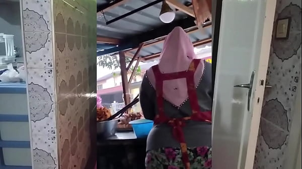 Ibu-ibu Muslim Indonesia Montok Siap Digoyang, Bikin Makin Nafsu.