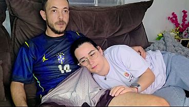 Kakak Tiri Digoda Adik Tiri Sambil Nonton Timnas Brasil, Mulut Nganga, Badan Panas, Tangan Merayap Pelan.